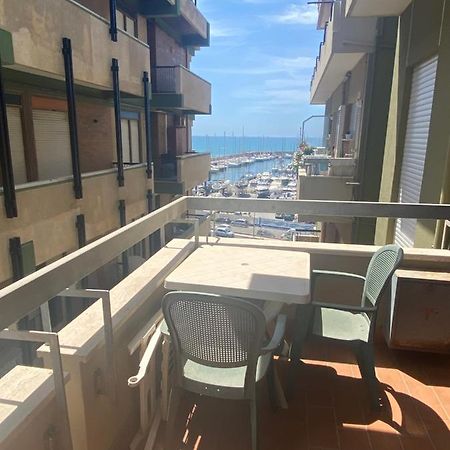 Apartamento Lucia House Mare Nettuno Exterior foto