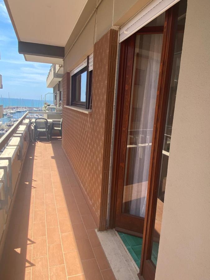 Apartamento Lucia House Mare Nettuno Exterior foto